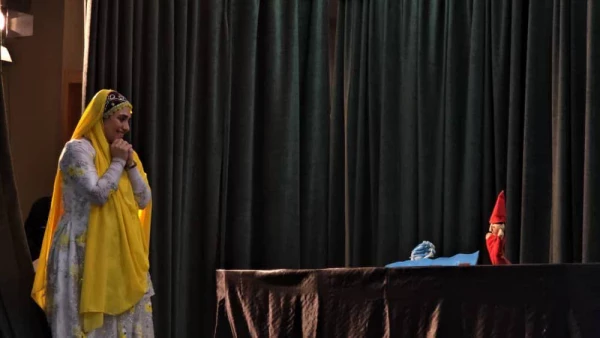 اجراهای تئاتر عروسکی دختران در جشنواره سرود و هنرهای نمایشی دزفول- بهمن ماه ۱۴۰۳ 3