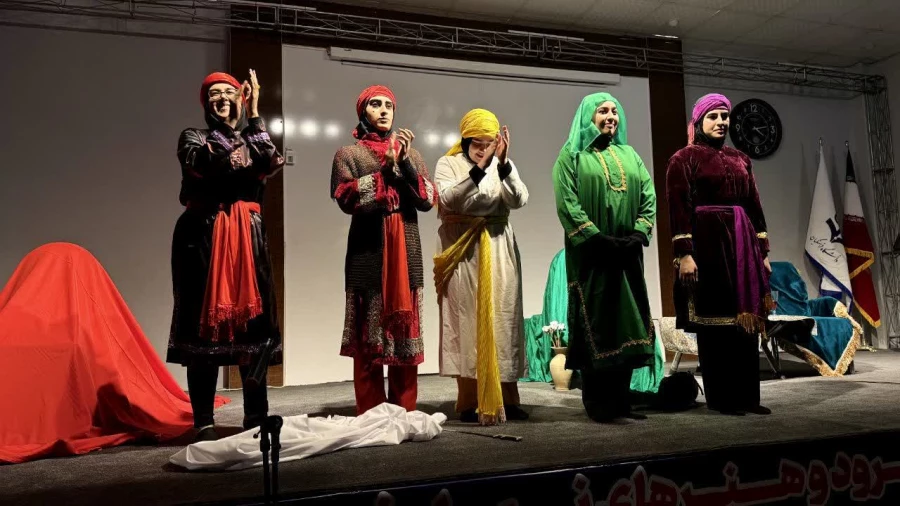 اجراهای تعزیه دختران در جشنواره سرود و هنرهای نمایشی دزفول- بهمن ماه 1۴۰۳  9