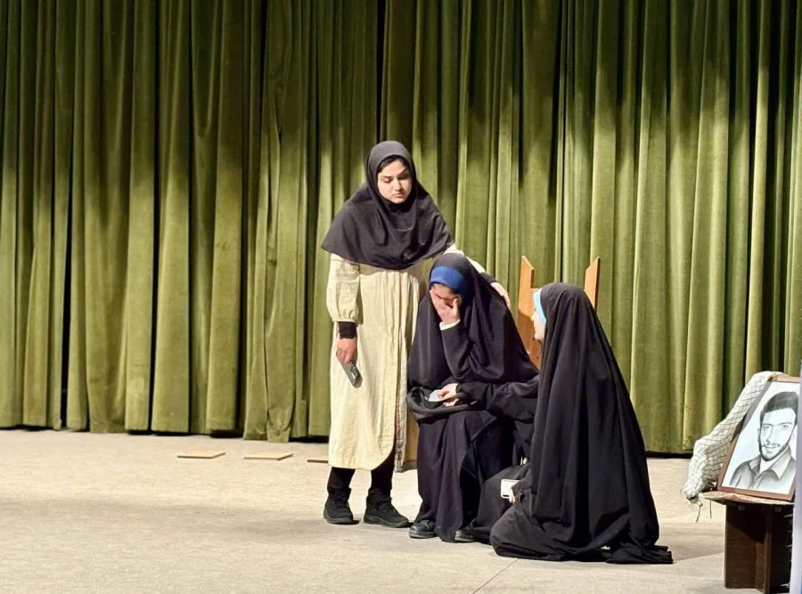 جراهای تئاتر صحنه ای دختران در جشنواره سرود و هنرهای نمایشی دزفول- بهمن ماه ۱۴۰۳  4