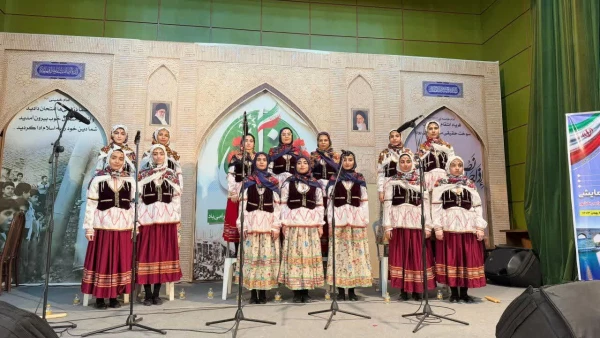 اجراهای سرود دختران در جشنواره سرود و هنرهای نمایشی دزفول- بهمن ماه ۱۴۰۳  9