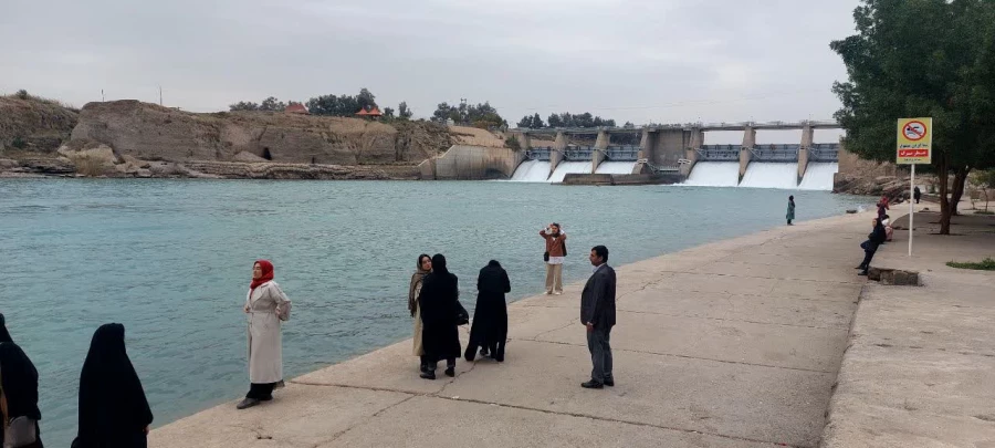 گزارش تصویری دانشجو معلمان در گردشگری از آثار تاریخی و معنوی مهد مقاومت دزفول 3