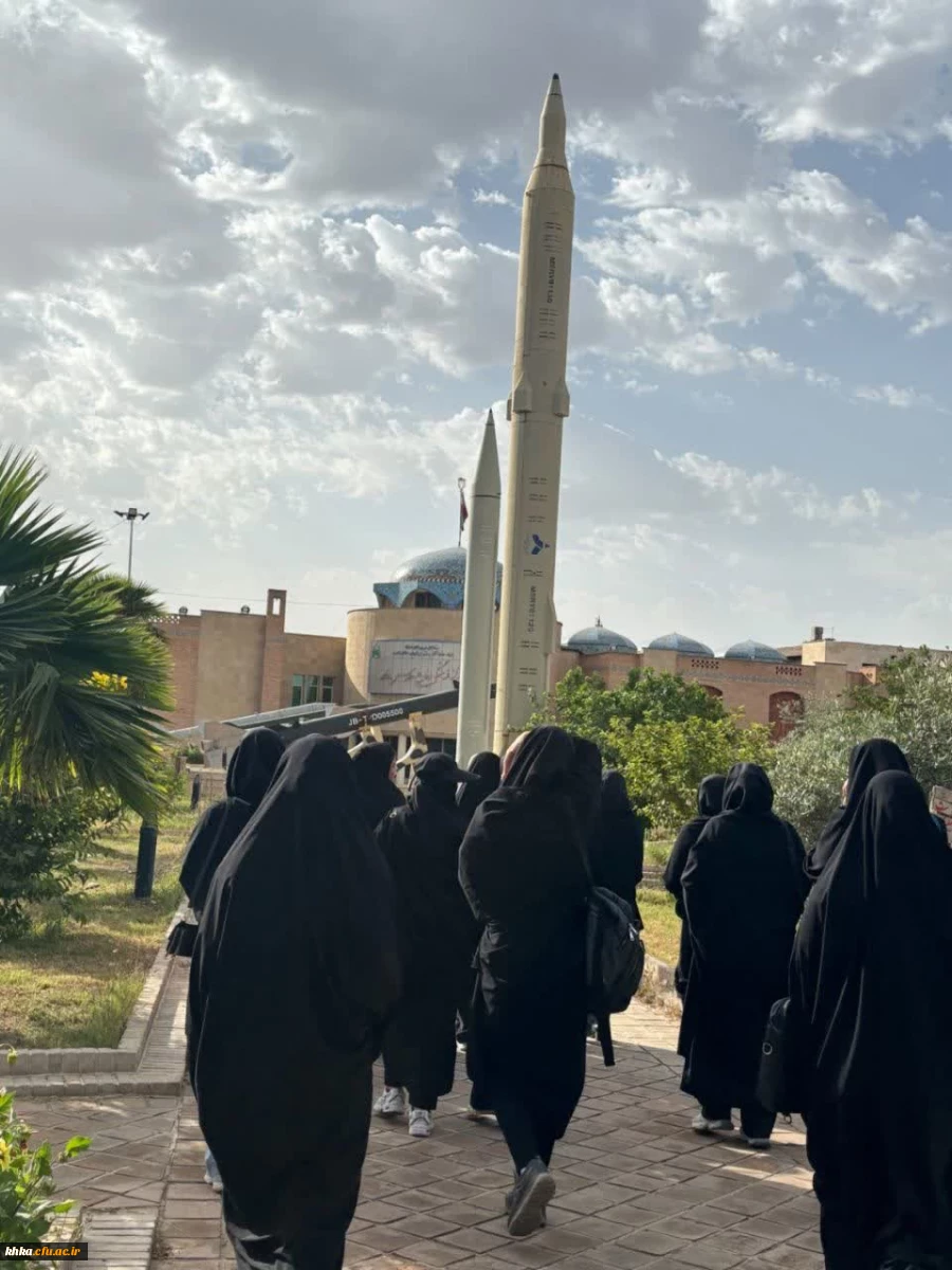 بازدید دانشجو معلمان از موزه دفاع مقدس شهرستان دزفول  2