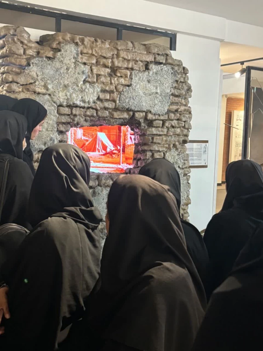 بازدید دانشجو معلمان از موزه دفاع مقدس شهرستان دزفول  4
