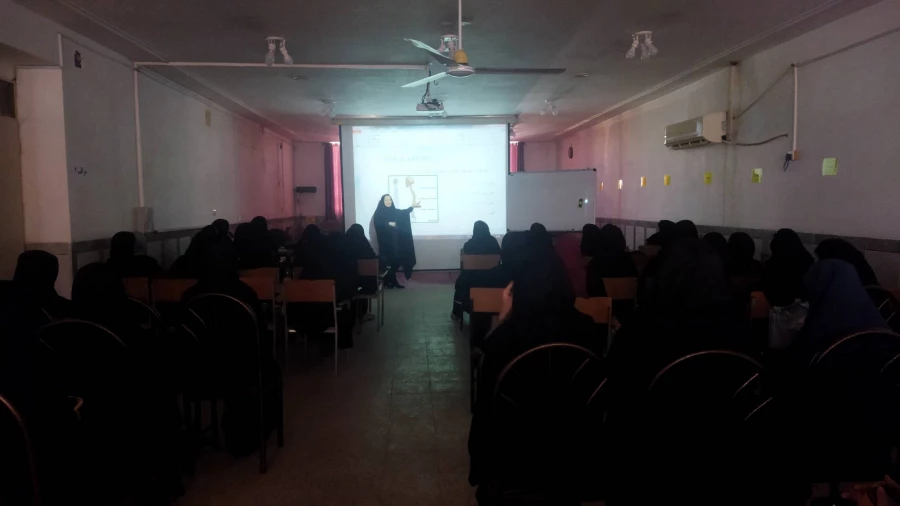 برگزاری کارگاه حرکات اصلاحی در دانش آموزان 7