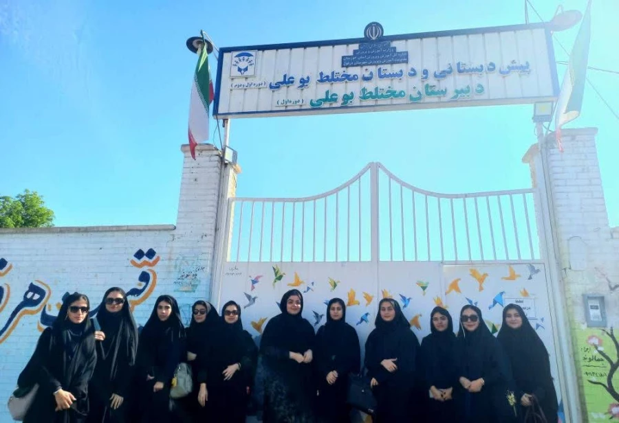 بازدید دانشجو معلمان از مرکز نگهداری معلولین ذهنی 5