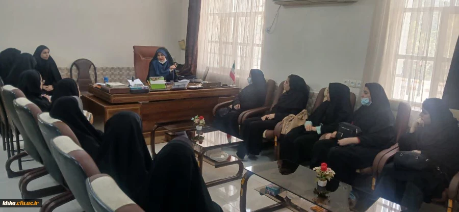 برگزاری نشست با نمایندگان گروه های آموزشی
 2