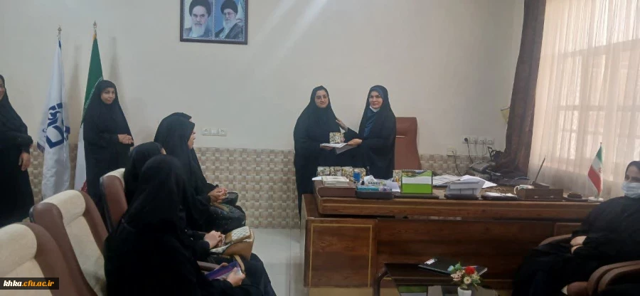 برگزاری نشست با نمایندگان گروه های آموزشی
 2