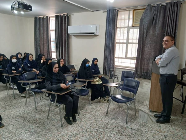 بازدید دانش آموزان دبیرستان استعدادهای درخشان(فرزانگان) 10