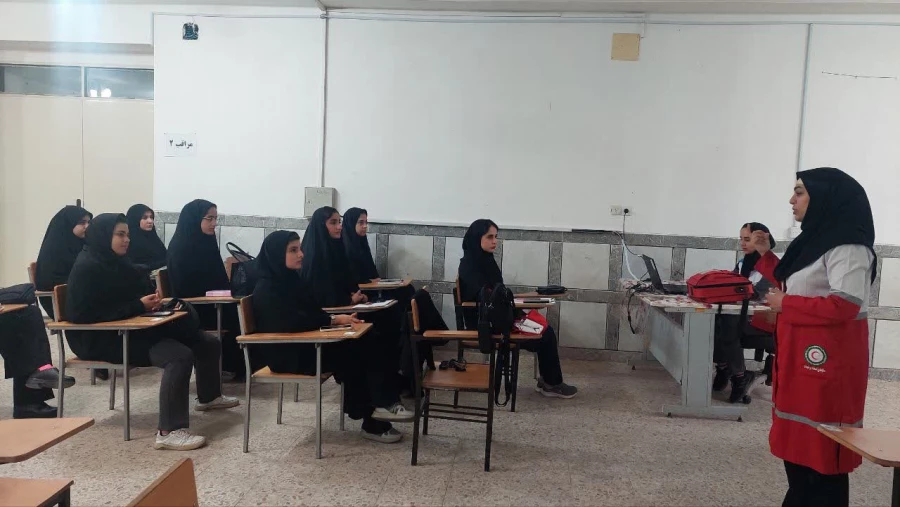 برگزاری کارگاه آمادگی در برابر مخاطرات به همت کانون هلال احمر مرکز آموزش عالی خدیجه کبری (س) دزفول 5