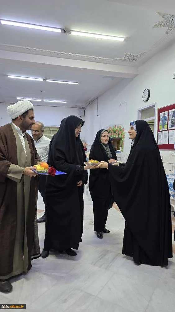 برگزاری مراسم ضیافت شام اساتید مرکز آموزش عالی حضرت خدیجه کبری(س)  و مدیران مدارس کارورزی به مناسبت بزرگداشت مقام معلم و دهه سرآمدی آموزش 3