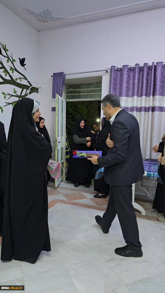 برگزاری مراسم ضیافت شام اساتید مرکز آموزش عالی حضرت خدیجه کبری(س)  و مدیران مدارس کارورزی به مناسبت بزرگداشت مقام معلم و دهه سرآمدی آموزش 14