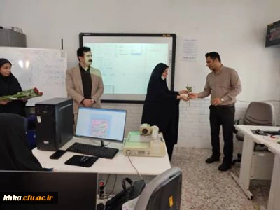 حضور در کلاس های درس به منظور تبریک روز معلم و روز استاد