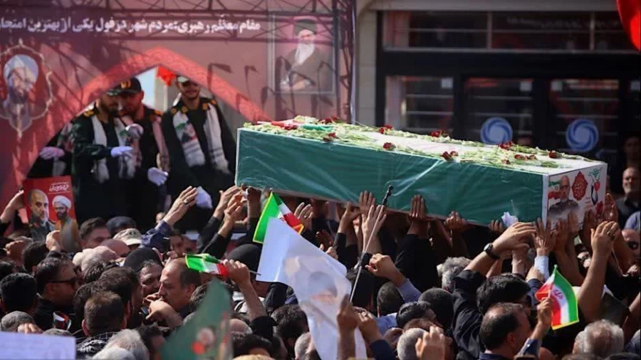 تجدید میثاق با آرمان های شهدای اقتدار در تشییع پرشکوه پیکر سپهبد شهید غلامعلی رشید و فرزند دلاورشان در دزفول
 2