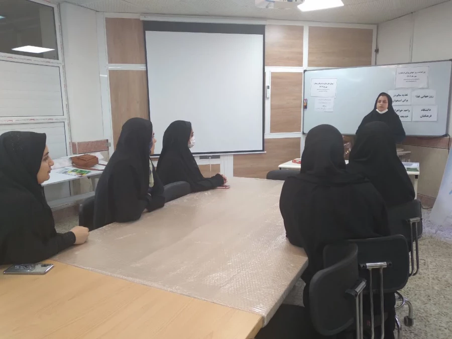 برگزاری نشست آگاهی بخشی مبارزه با پوکی استخوان  4