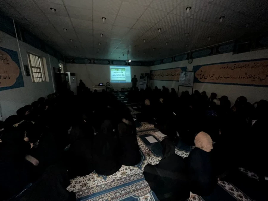 برگزاری کارگاه توانمند سازی معلمان جهادی با موضوع "خلاقیت در تدریس" 4