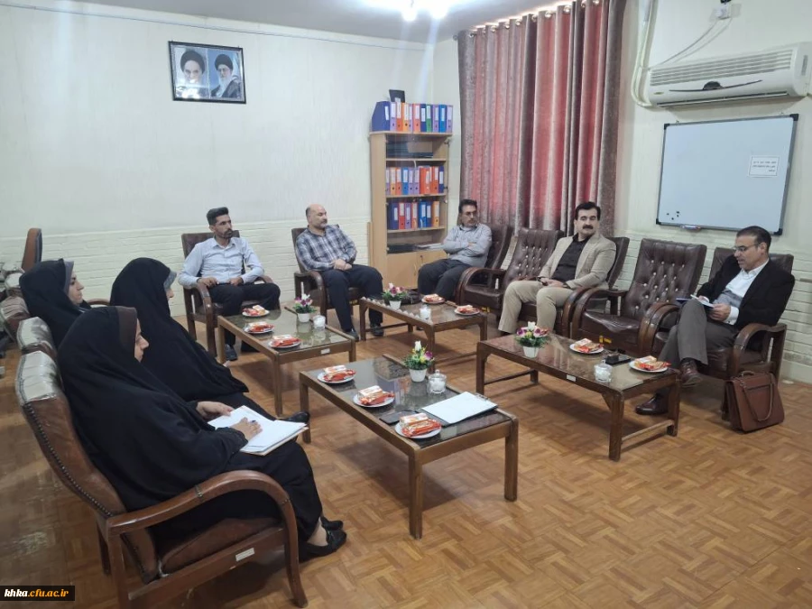  نشست صمیمانه رئیس مرکز با اعضای محترم هیئت علمی و ماموران آموزشی   3