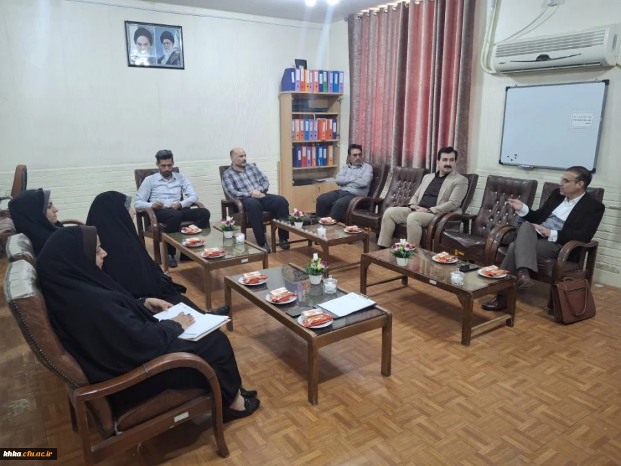  نشست صمیمانه رئیس مرکز با اعضای محترم هیئت علمی و ماموران آموزشی   4