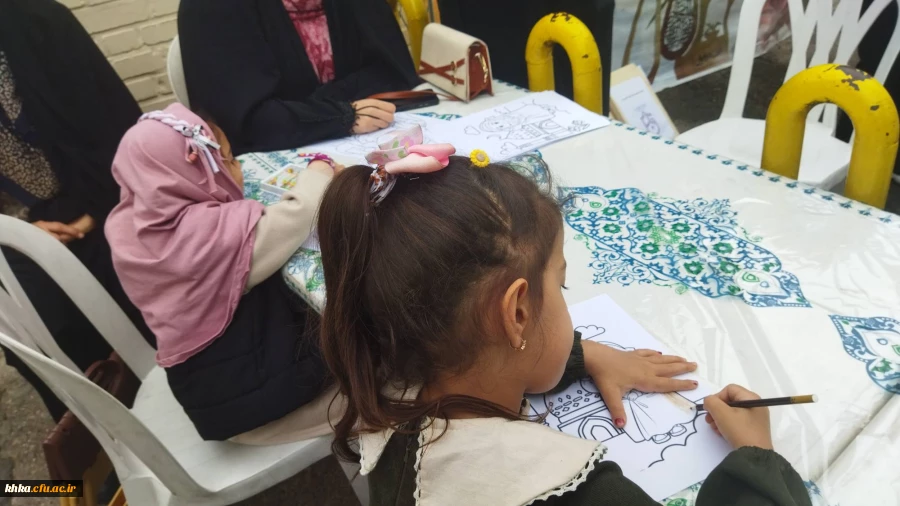 حضور کارمندان و دانشجومعلمان مرکز آموزش عالی حضرت خدیجه کبری (س) در راهپیمایی 22 بهمن و برپایی غرفه کودک 7