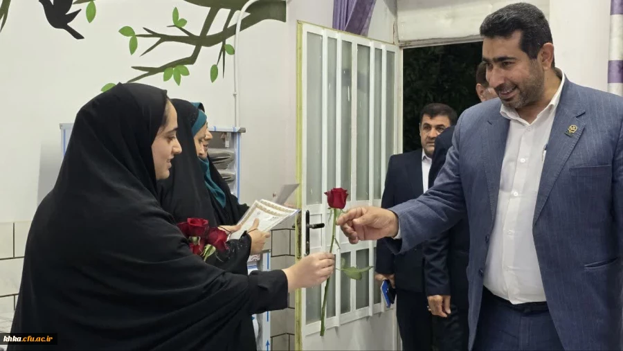 برگزاری مراسم ضیافت شام به مناسبت دهه سرآمدی آموزش و هفته معلم در مرکز آموزش عالی حضرت خدیجه کبری (س)دزفول 7